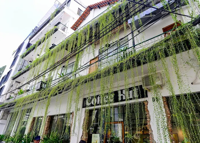 Leaf Signature Hotel - La Group