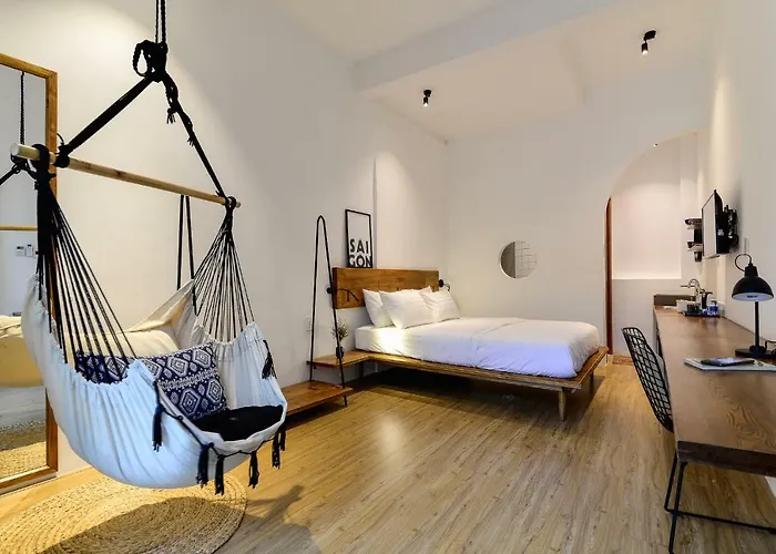 Leaf Signature Hotel - La Group